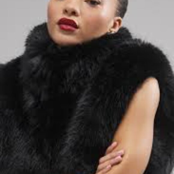 Zara black faux fur cropped blogger vest size M - Picture 5 of 11